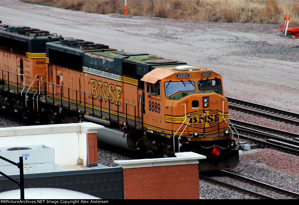 BNSF 8889